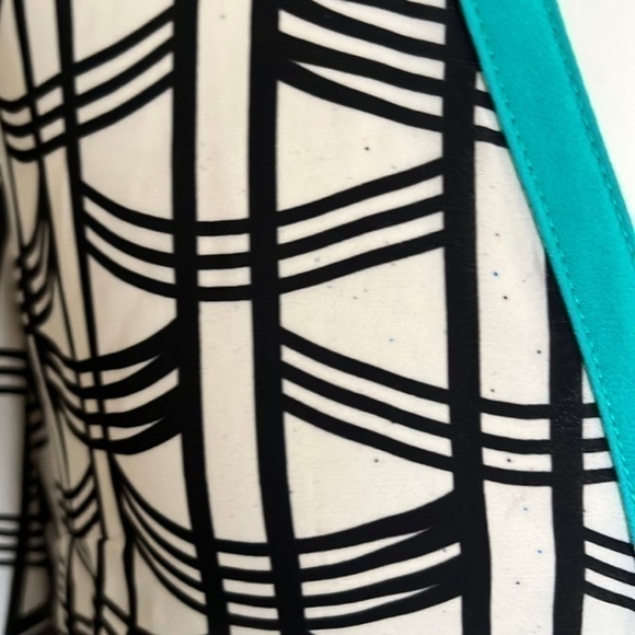 Bebe Printed Top with zipper accents. - Picture 3 of 8